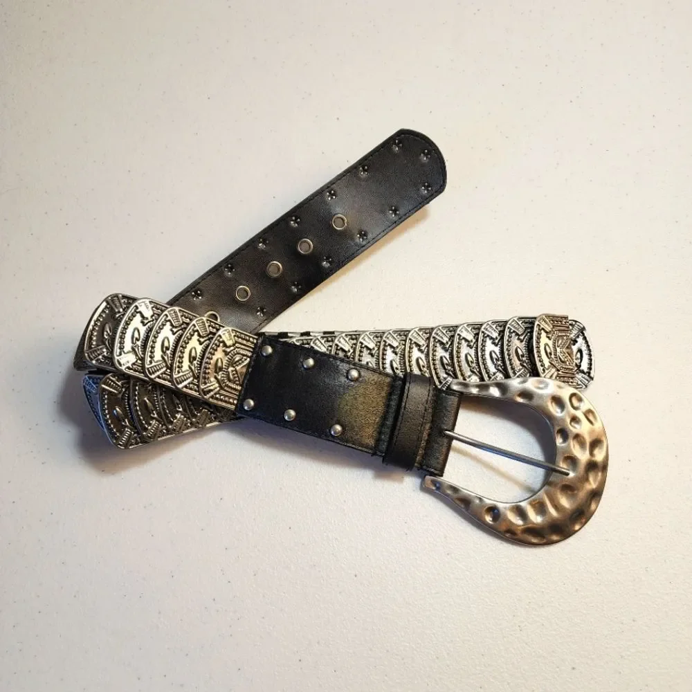 Western-Inspired Studded Silver Stretch Belt with Embossed Silver-Tone Accents